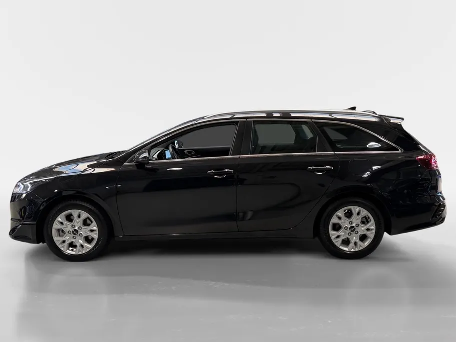 Kia Ceed Sportswagon 1.0 T-GDi DynamicLine | All-season banden | BTW-auto | Achteruitrijcamera | Parkeersensoren voor- en achter | Navi | Apple/Android Carplay | Cruise control | Climate control