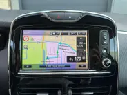 Renault ZOE R110 Limited 41 kWh | Koop Accu | SOH 92.2% | Parkeersensoren | Cruise & Climate Control | Stoelverwarming | Bluetooth | Navigatie | 12 Maanden BOVAG Garantie