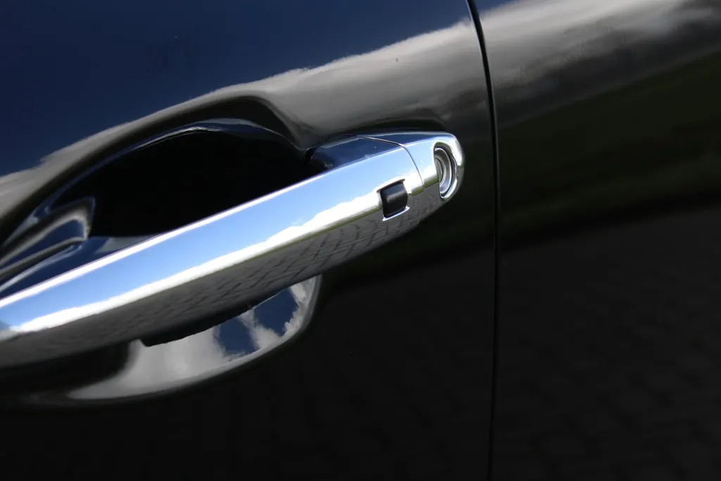 Kia e-Niro DynamicPlusLine 64 kWh | Warmtepomp | Schuif/kantel dak | 17' LM | Airco | Cruise | Navi | Camera |