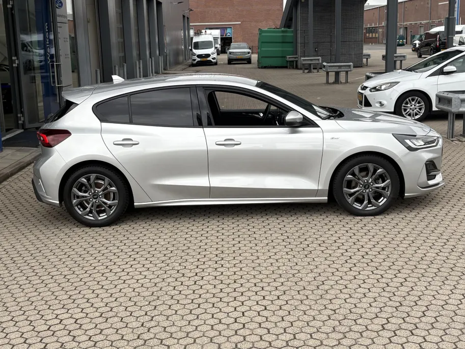 Ford Focus 1.0 EcoBoost Hybrid ST Line Hatchback | Winter Pack | Groot Scherm | Android Auto Apple Carplay
