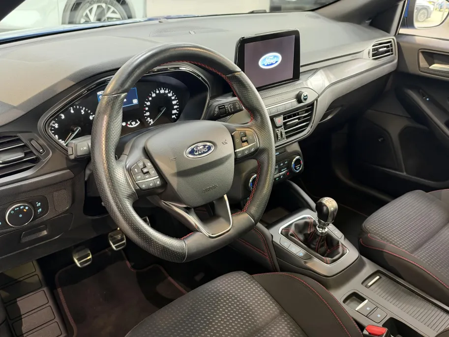 Ford Focus 1.0 EcoBoost ST Line Business