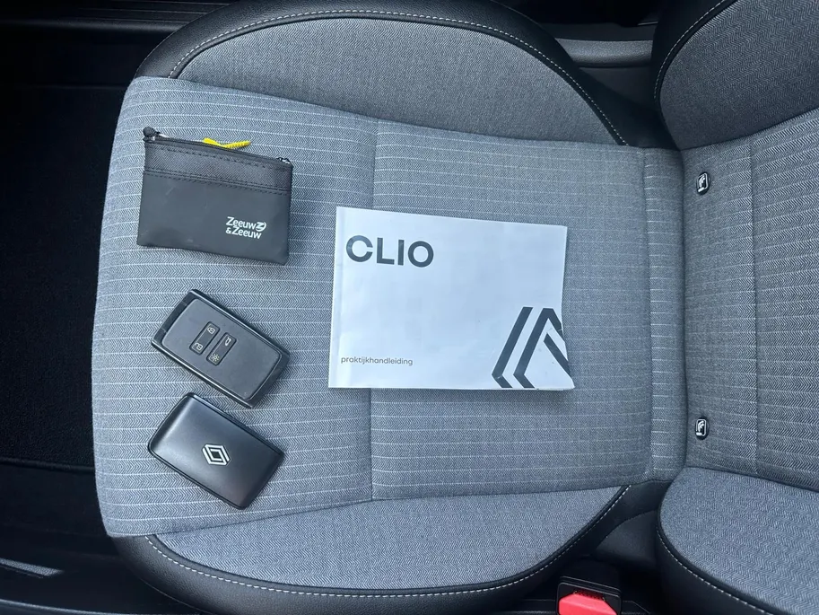 Renault Clio 1.6 E-Tech Full Hybrid 145 techno | Pack Look | Navi | Camera | Apple Carplay & Android Auto | Bluetooth | Parkeersensoren | Climate- & Cruisecontrol | 12 Maanden BOVAG Garantie |