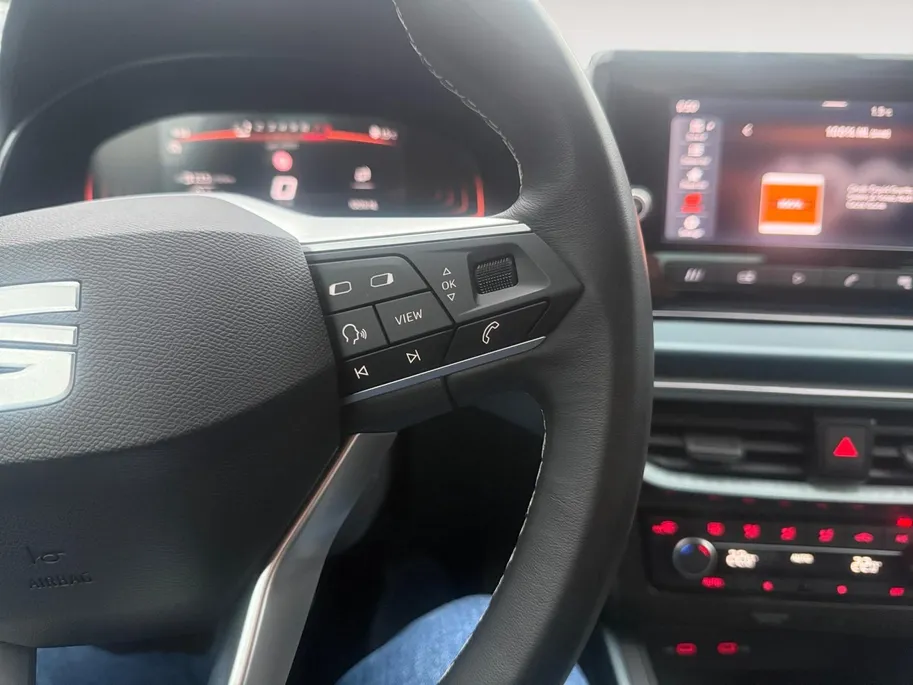 SEAT Arona 1.0 EcoTSI Style Business Connect | Camera | Apple Carplay/Android Auto | Cruise Control | Keyless | Climate Control |
