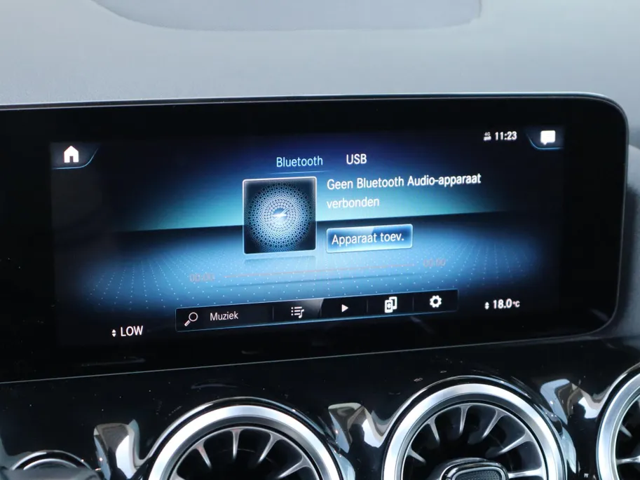 Mercedes-Benz B-Klasse 180 Business Solution AMG l Stoelverwarming l Ambiente verlichting l Achteruitrij camera