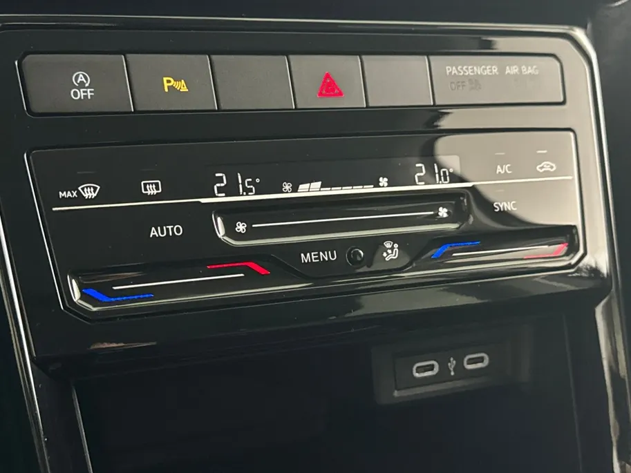Volkswagen T-Cross 1.0 Life Edition DSG Automaat | Adaptieve Cruise Control | Climate Control | Parkeersensoren voor + achter