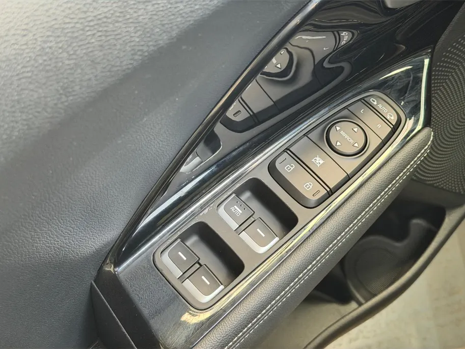 Kia e-Niro DynamicLine 64 kWh NAVIGATIE | CLIMATE CONTROL | CRUISE CONTROL | APPLE CARPLAY & ANDROID AUTO | ACHTERUITRIJCAMERA