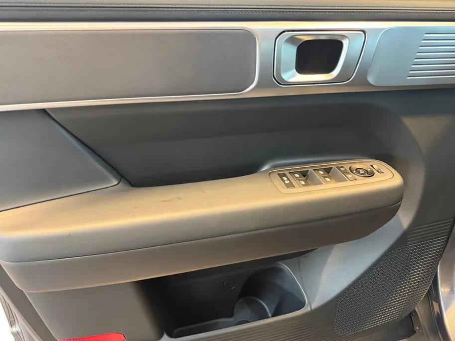 Hyundai Santa Fe 1.6 T-GDI PHEV Comfort Smart 4WD 7 persoons | Zeer nette auto | Afneembare trekhaak | Stoelverwarming | Apple CarPlay Android Auto | Adaptive cruise control | Hyundai Rotterdam - Noord |