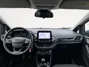 Ford Fiesta 1.0 EcoBoost Titanium 125pk | Stoel- stuur en voorruitverwarming | Navigatie via Apple Carplay & Android auto | Parkeer sensoren