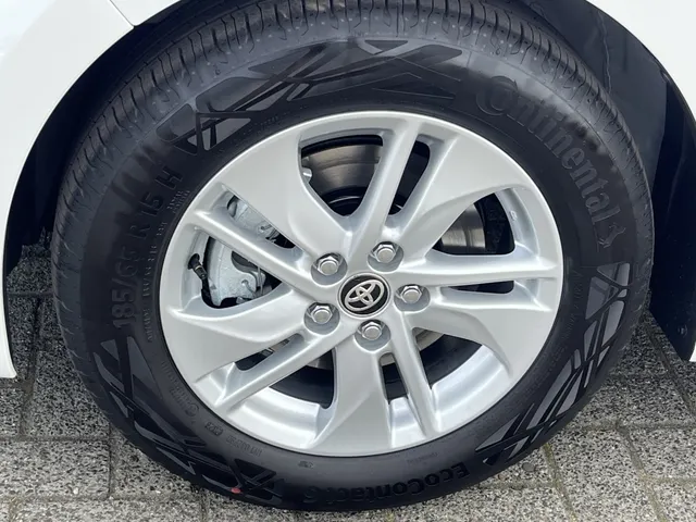 Toyota Yaris 1.5 Hyrid 115 Active | 3500 euro demo korting