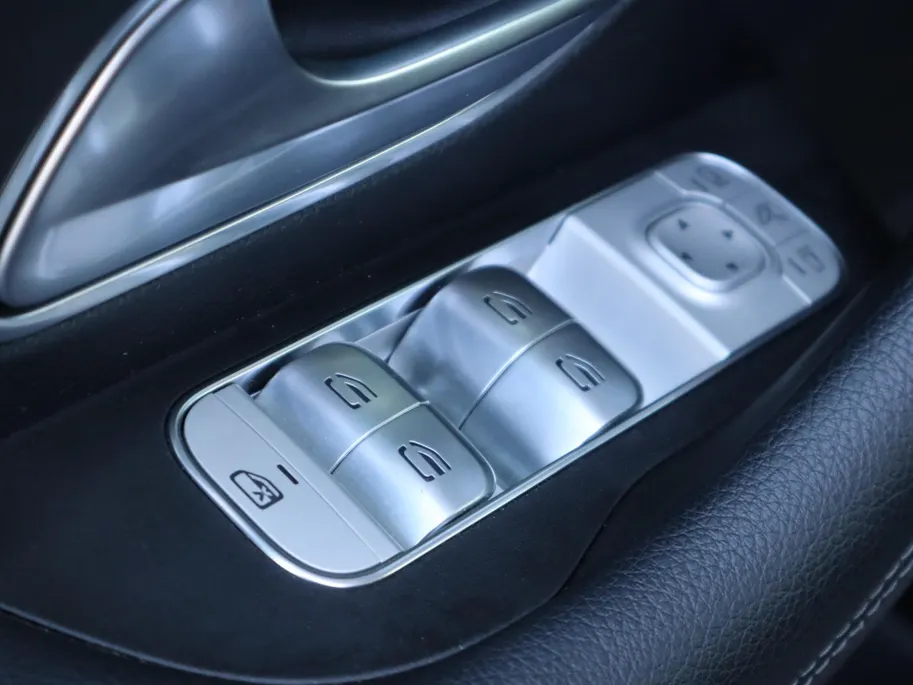 Mercedes-Benz GLE 400 e 4MATIC AMG Line l Panoramadak l Stoelverwarming l Ambiente lichtpakket l Keyless