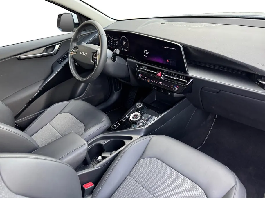 Kia Niro EV DynamicLine 64.8 kWh | Navigatie | LM-Velgen | Climate control | adaptieve cruise control | Keyless | Trekhaak