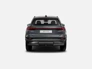 Audi Q6 e-tron Advanced edition 252 PK · Trekhaak, mechanisch draaibaar · Sportstoel zwart leder-kunstl.