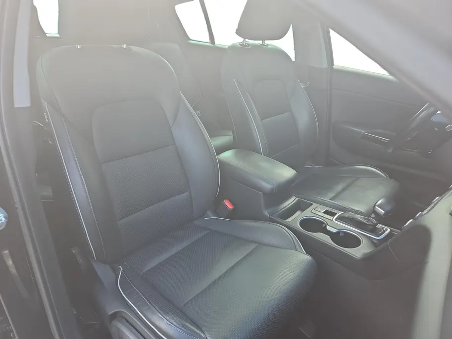 Kia Sportage 1.6 T-GDI Black Edition | Airco | Navi | Camera | Leder | Stoelverwarming | Stuurverwarming |