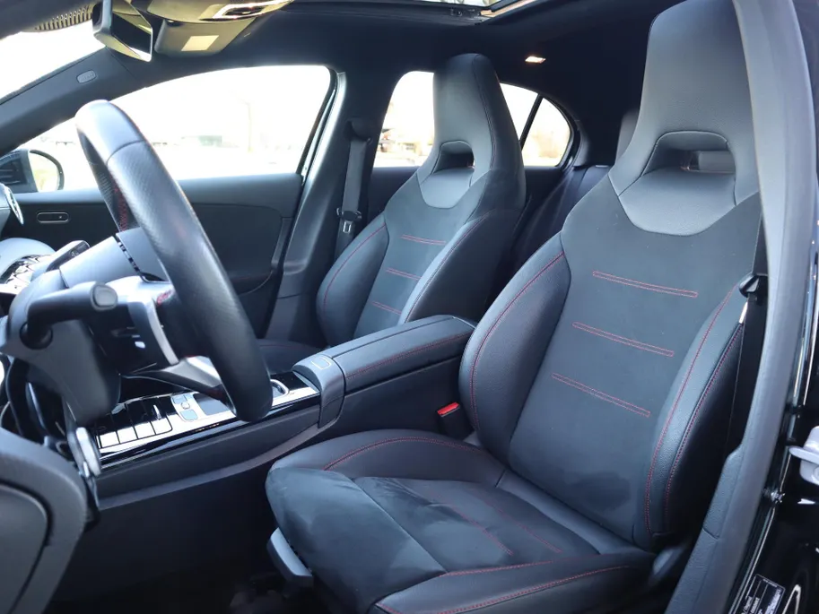 Mercedes-Benz A-Klasse 250 e Star Edition AMG Line | Panoramadak | Multispaak | LED | Burmester | Camera | LED | Automaat