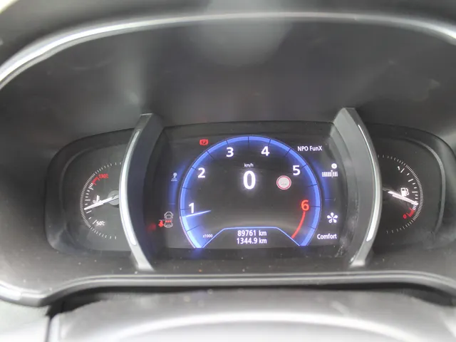 Renault Mégane Estate 1.3 TCe 160 PK Bose | Trekhaak | Bose geluid | Camera achter | Wit metallic |