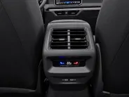 Volkswagen Tiguan 1.5 eTSI 130pk DSG Life Edition · 360 Camera · Inklap. Trekhaak · Dodehoeksensor · Apple/Android Car Play · Parkeerassistent ·
