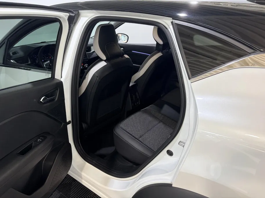 Renault Captur 145PK E-Tech Full Hybrid Techno Automaat | 1e eigenaar | Navi | Camera | Parkeersensoren | Climate Control | Apple CarPlay/Android Auto | Cruise Control | Lichtmetalen Velgen | Licht & Regen Sensor |