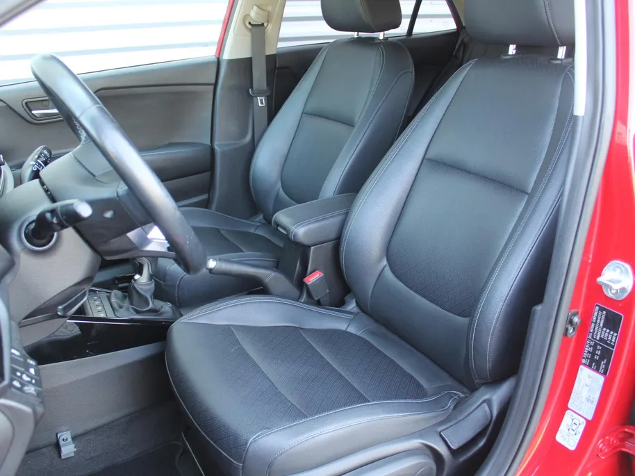 Kia Rio 1.0 TGDI ExecutiveLine | Trekhaak | Stuur-/stoelverwarming | Camera | Skai leer | 17' LM | Carplay | All seasons | Clima | Navi | Cruise |