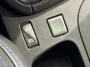 Renault Clio 90PK TCe GT-line | Lichtmetalen Velgen | Panoramadak | Parkeersensoren | Climate Control | Sportstoelen | Cruise Control | Full LED | Navi | Bluetooth | Armsteun | Keyless Entry |