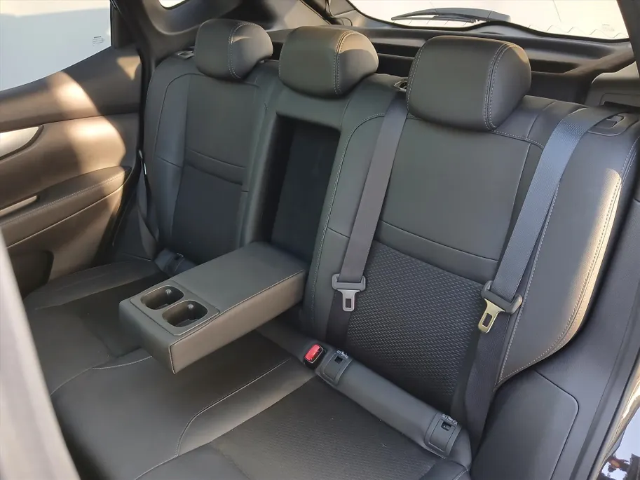 Nissan QASHQAI 1.3 DIG-T 140pk Tekna / NIEUW BINNEN! / Panoramisch glazen dak / 360 Camera / 19' / Climate en Cruisecontrol! /