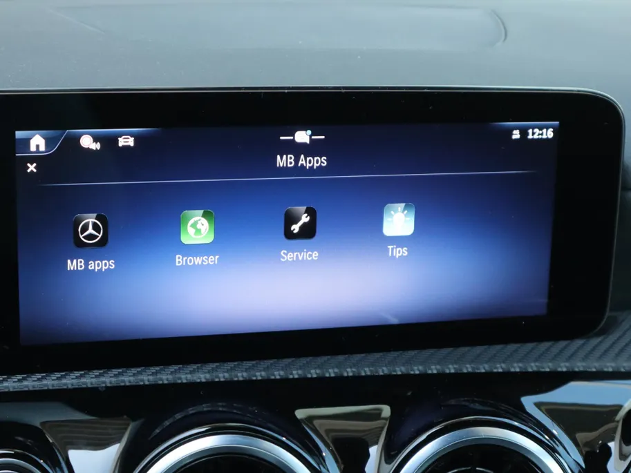 Mercedes-Benz CLA Shooting Brake 180 Business Solution Luxury l Keyless l Achteruitrij camera l Stoelverwarming