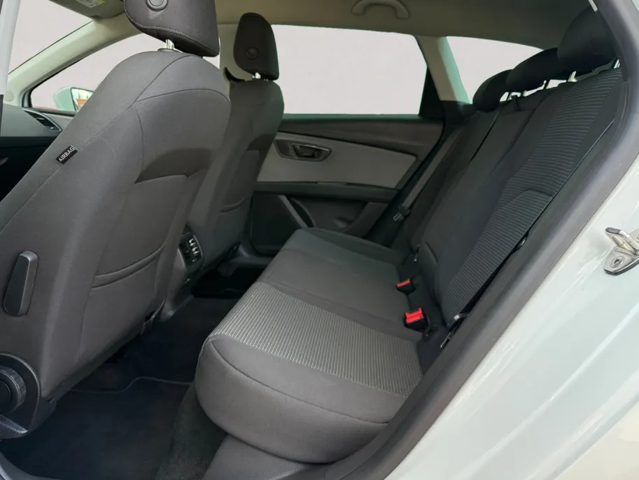 SEAT Leon ST 1.0 EcoTSI Style | Cruise control | Navigatie |