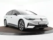 Volkswagen ID.7 Pro Limited Edition 77 kWh accu 286 pk · Trekhaak inklapbaar, met elektrische ontgrendeling · Voorraad OUTLET · Prijs is inclusief inruilpremie ·