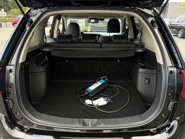 Mitsubishi Outlander 2.4 PHEV Intense+