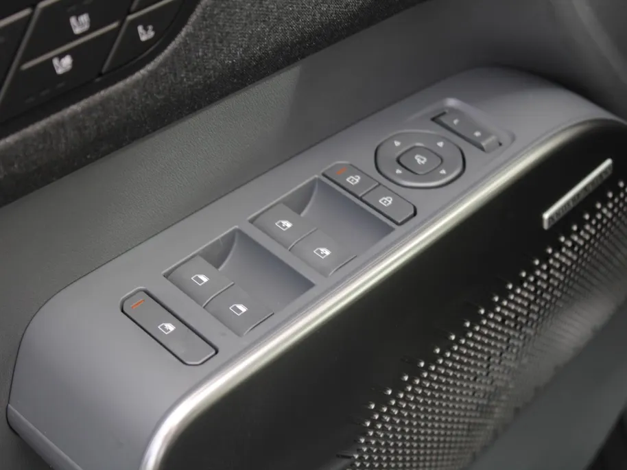 Kia EV2 GT-Line 61 kWh | Stuur-/stoelverwarming + ventilatie | 360 Camera | Schuifdak | Geheugenstoel | 19' LM | Dodehoek detectie | Telefoonlader |