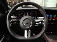 Mercedes-Benz GLB 250+ Business Solution AMG 85.5 kWh l Trekhaak l Keyless l Panoramadak