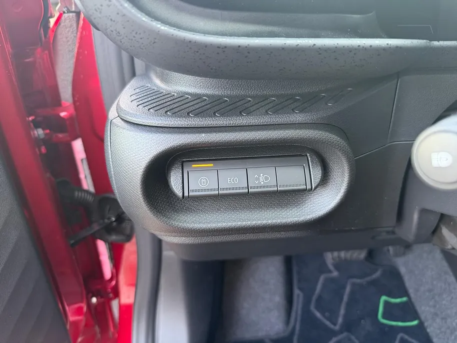 Renault Twingo urban range techno 27.5 kWh | Camera | Adaptieve Cruisecontrol | Airco | Stoelverwarming | Apple Carplay & Android Auto | Rijdende Demo | Beschikbaar vanaf November 2026