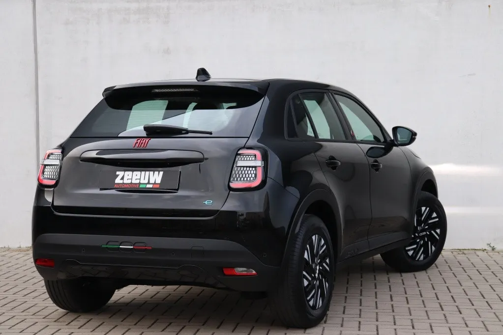 Fiat 600 RED 54 kWh | Carplay | Clima | Cruise | PDC | BTW