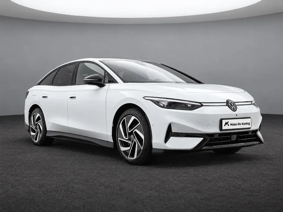 Volkswagen ID.7 Pro Business 286pk 77 kWh · SOH 97,2% · 360 Camera · Head-Up · Alarm · Elek. Trekhaak · Keyless · Elek. Voorstoelen · 20'' Inch · Gratis onderhoud & APK t/m 30-01-2030 · EXTRA INRUILKORTING ·