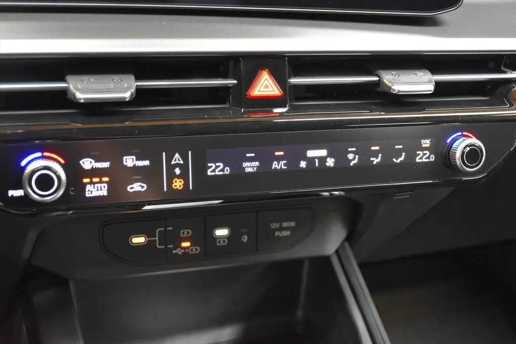 Kia Niro 1.6 GDi Hybrid 138pk DCT6 DynamicLine Direct leverbaar!