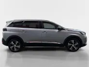Peugeot 5008 1.2 Hybrid 136 GT 146PK AUTOMAAT | 7-persoons | Cruise Control | Climate Control | Schuif- kanteldak | 360 camera | Parkeersensoren rondom |