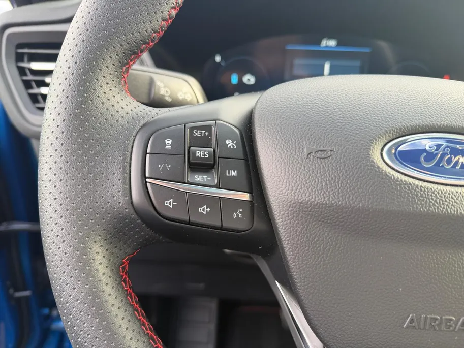 Ford Kuga 2.5 PHEV ST-Line | NL auto | Automaat | Pano dak | BLIS | Adapt. Cruise control | Winter pack | Elektr. Trekhaak | Parkeersensoren voor en achter | 360 graden camera | Fabrieksgarantie |