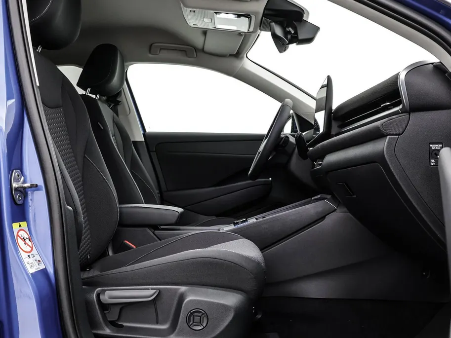 Volkswagen T-Roc Life First Edition 1.5 eTSI 116 PK 7 versn. DSG · Comfort pakket · Achteruitrijcamera ·