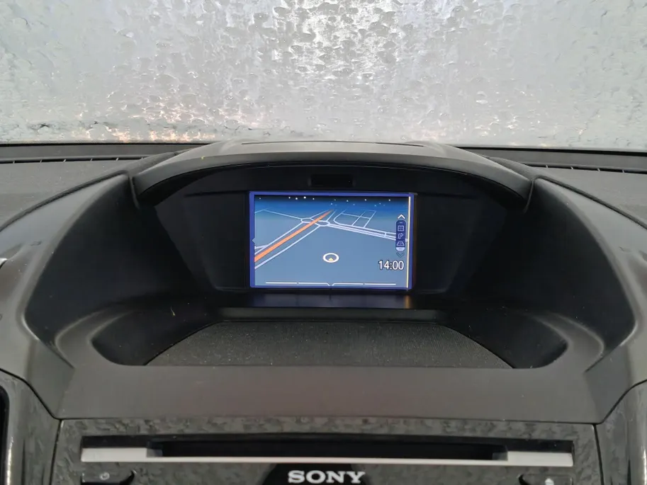 Ford Kuga 1.5 Titanium - 2.000 kg trekgewicht - TREKHAAK - VOORRUITVERWARMING - PARKEERSENSOREN V+A