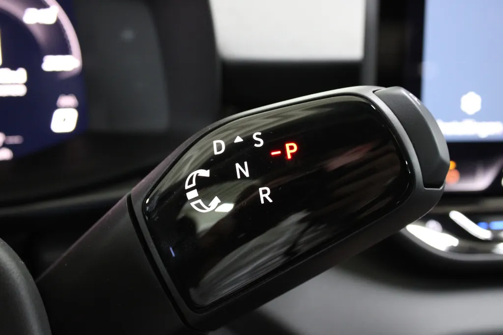 CUPRA Terramar 1.5 TSI e-Hybrid Business / Trekhaak / Pan. dak / Stoel + Stuur verw. /
