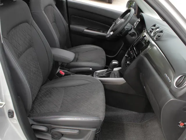 Suzuki Vitara 1.5 Hybrid Style AllGrip Automaat |  Navi | Adap. Cruise | Camera | Schuifdak