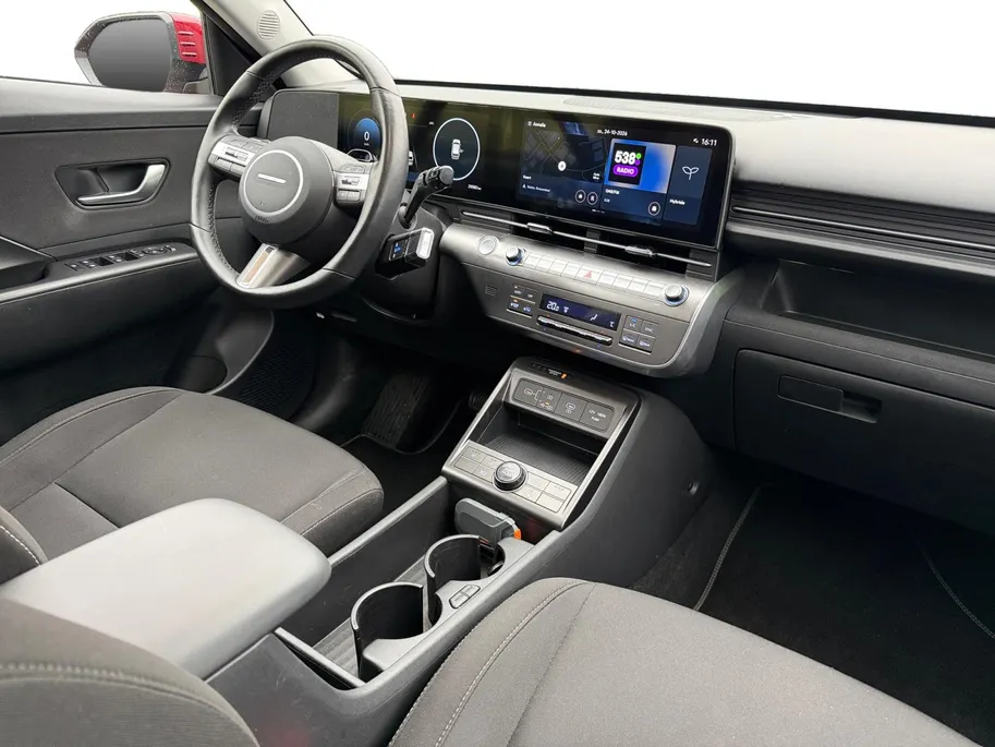 Hyundai Kona 1.6 GDI HEV Comfort Smart 19'' velgen Incl. resterend fabrieksgarantie! Zeer mooie uitvoering! ALS NIEUW!!