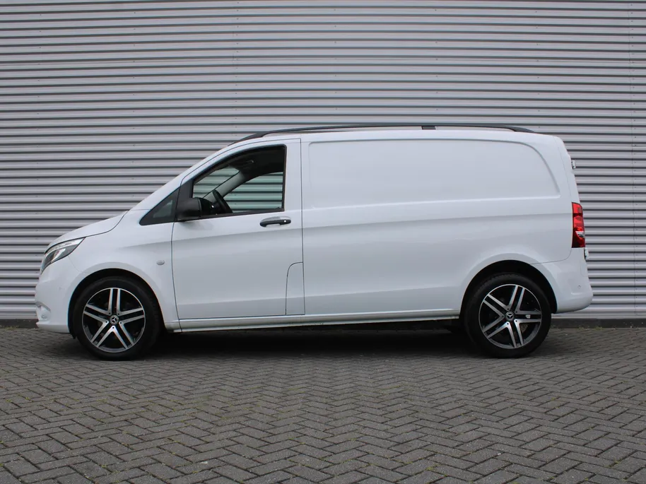 Mercedes-Benz Vito 119 CDI | Trekhaak | Camera | PDC  | 19' LM | Clima | Dodehoekdetectie | Comfortstoelen | LED | Automaat | Zeer nette bus |