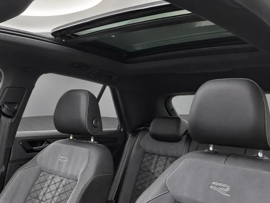 Volkswagen T-Roc 1.5TSI/150PK R-Line Black Style · Panoramadak · Apple/Android Car Play · Navigatie · Camera · Stoelverwarming · Garantie t/m 14-07-2027