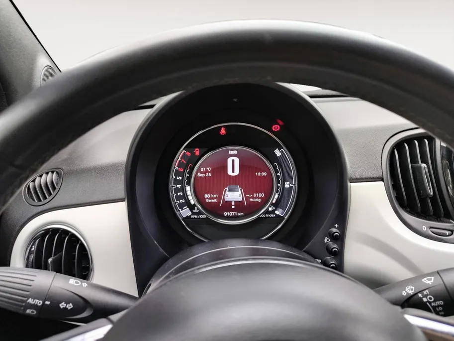 Fiat 500 1.2 Star Cabriolet! Navigatie, Airco Etc! Super mooie uitvoering! NU RIJKLAAPRIJS incl. 12 Maandag GARANTIE! Premiumpakket GRATIS!!