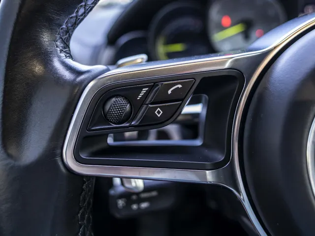 Porsche Cayenne 3.0 S E-Hybrid Platinum Edition NL Auto!