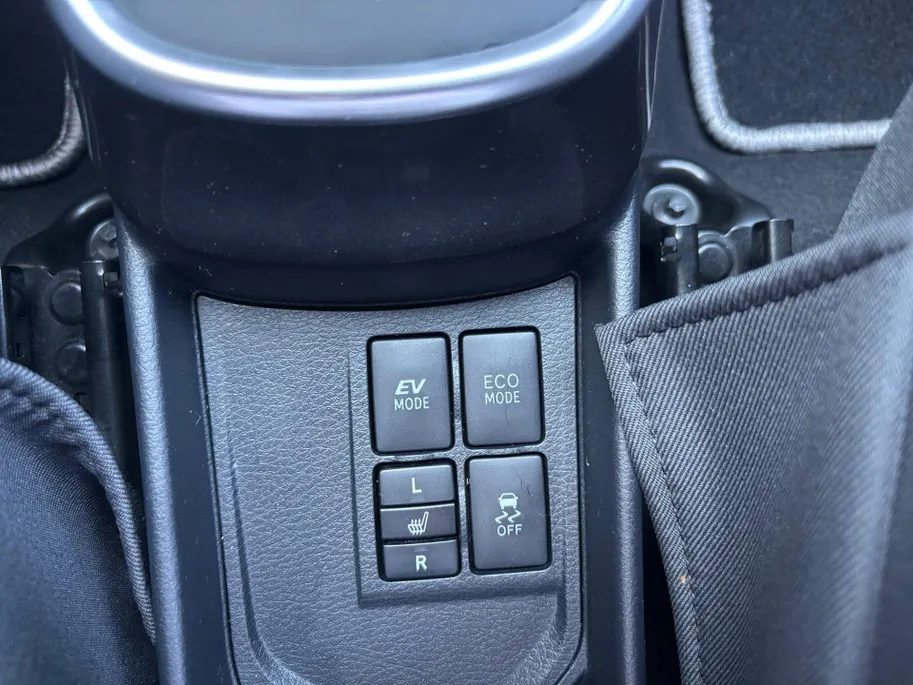 Toyota Yaris 1.5 Hybrid Dynamic | Apple Carplay / Android auto | Stoel verwarming | Achteruitrijcamera