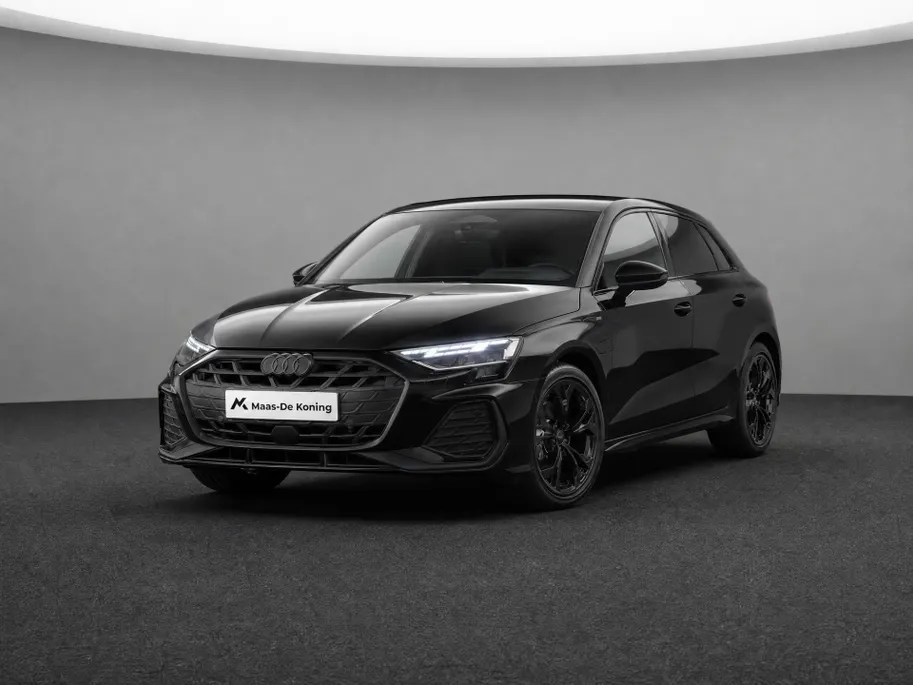 Audi A3 Sportback 40 TFSI e-hybrid S edition 204 PK · Optiekpakket zwart plus · Warmtewerend donker getint glas · Lichtpakket pro ambient light
