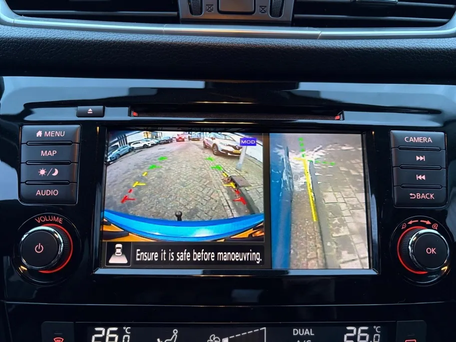 Nissan QASHQAI 1.3 DIG-T N-Connecta | Trekhaak | Navigatie | Camera | Stoelverwarming | Apple Carplay/Android Auto |  Lichtmetalen Velgen |