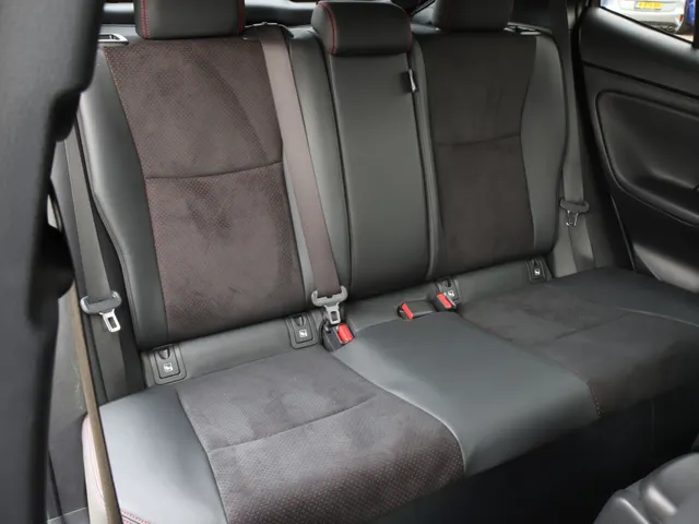 Toyota Yaris Cross 1.5 Hybrid 130 GR SPORT | HEAD-UP | JBL-AUDIO | 18'' LM-VELGEN |PARK-SENSOREN | BLIND SPOT