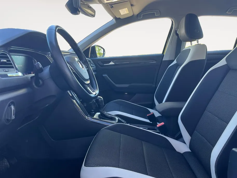 Volkswagen T-Roc 1.5 TSI Sport | Adaptieve Cruise Control | Stoelverwarming | Parkeercamera | Digitale Cockpit